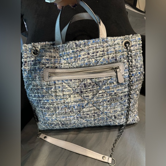 GUESS Quilted bag. NEW. USED ONCE - Picture 6 of 9